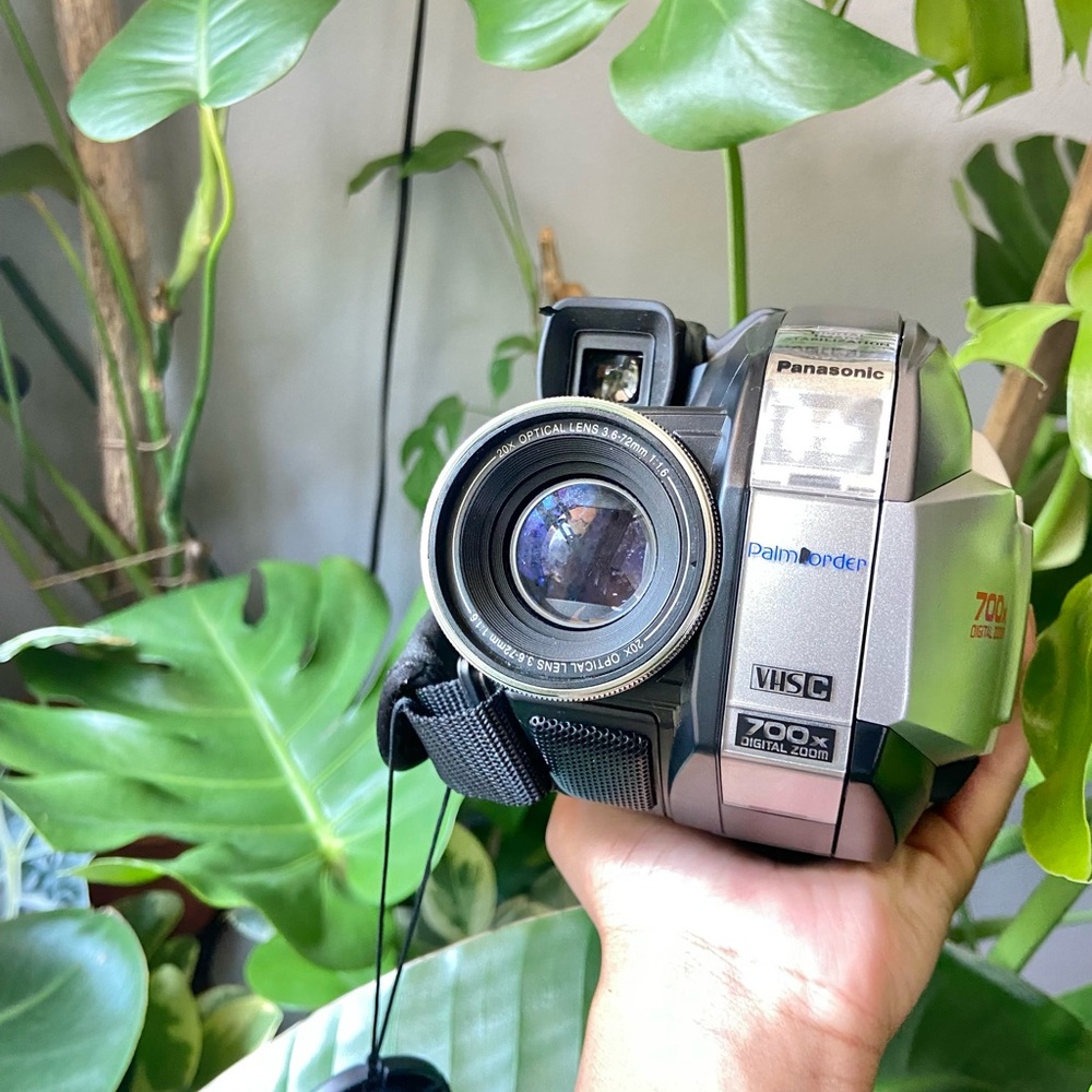 Panasonic PV-L352D Palmcorder VHS-C 700x Digital Zoom Camcorder UNTESTED